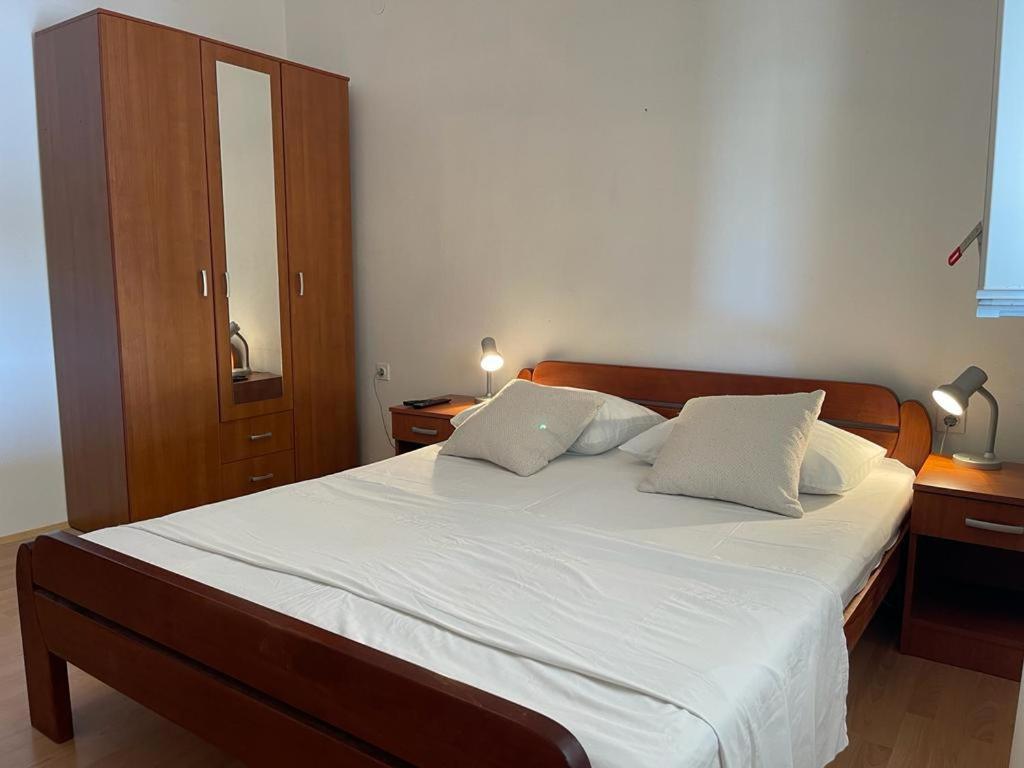 Apartments Puntica ميتغنا المظهر الخارجي الصورة
