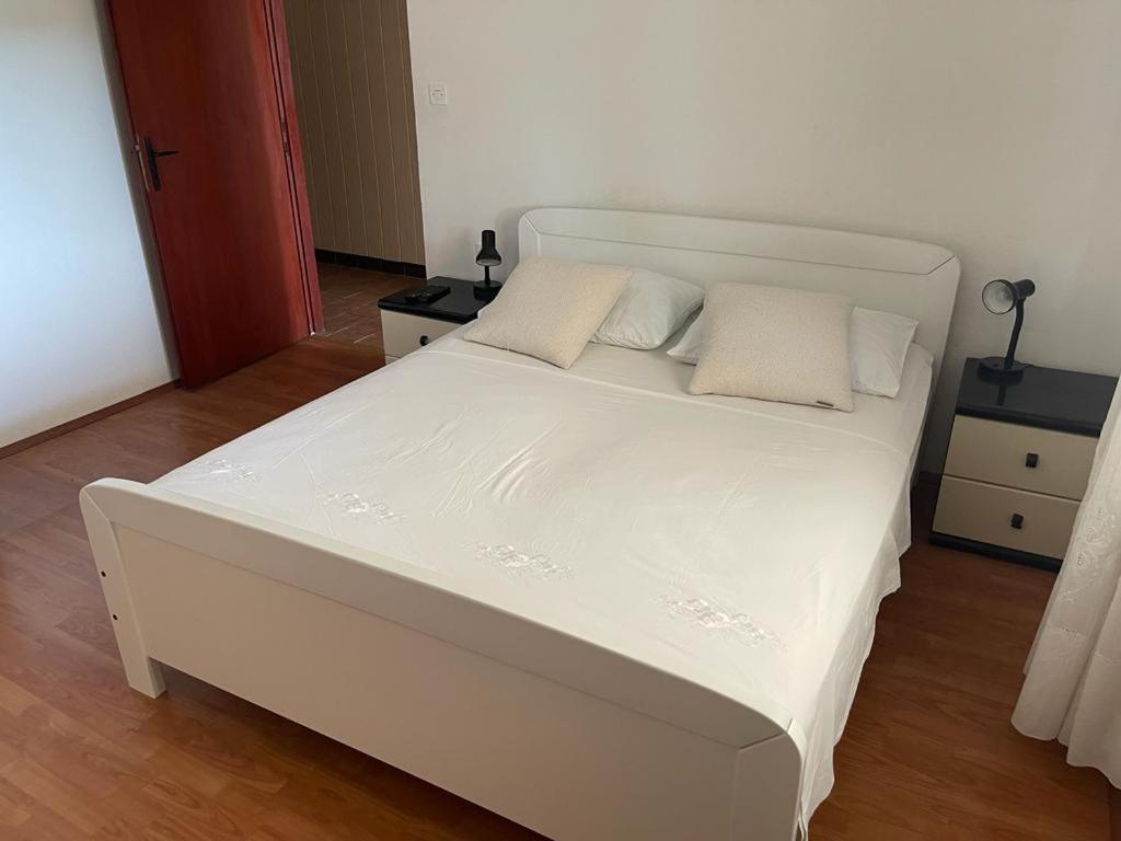 Apartments Puntica ميتغنا المظهر الخارجي الصورة